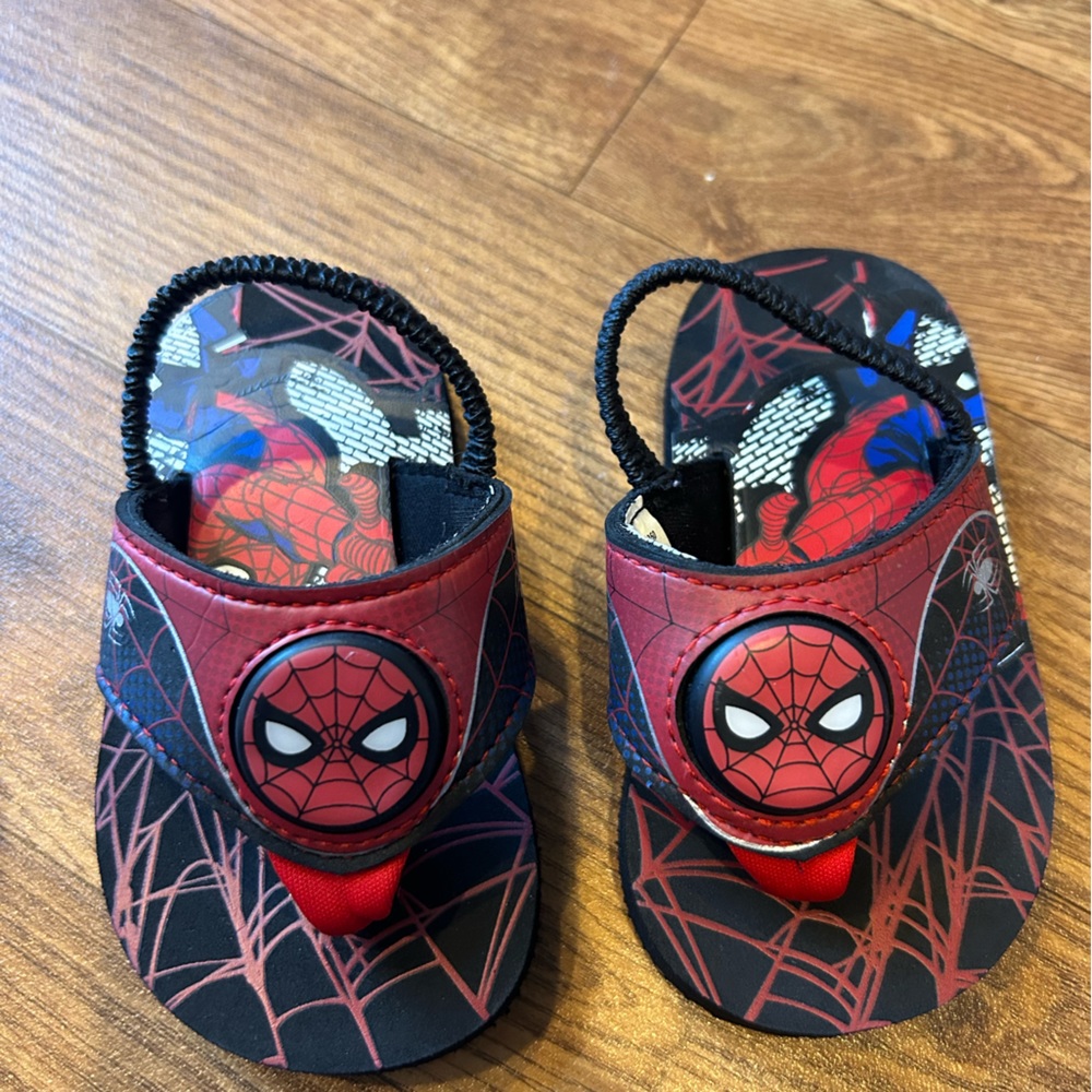 Spider-Man sandals light ups size 5